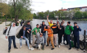 Gruppenfoto am Urbanhafen